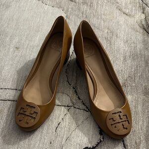 Tory Burch Cognac Logo Cap-Toe Ballet Flats
